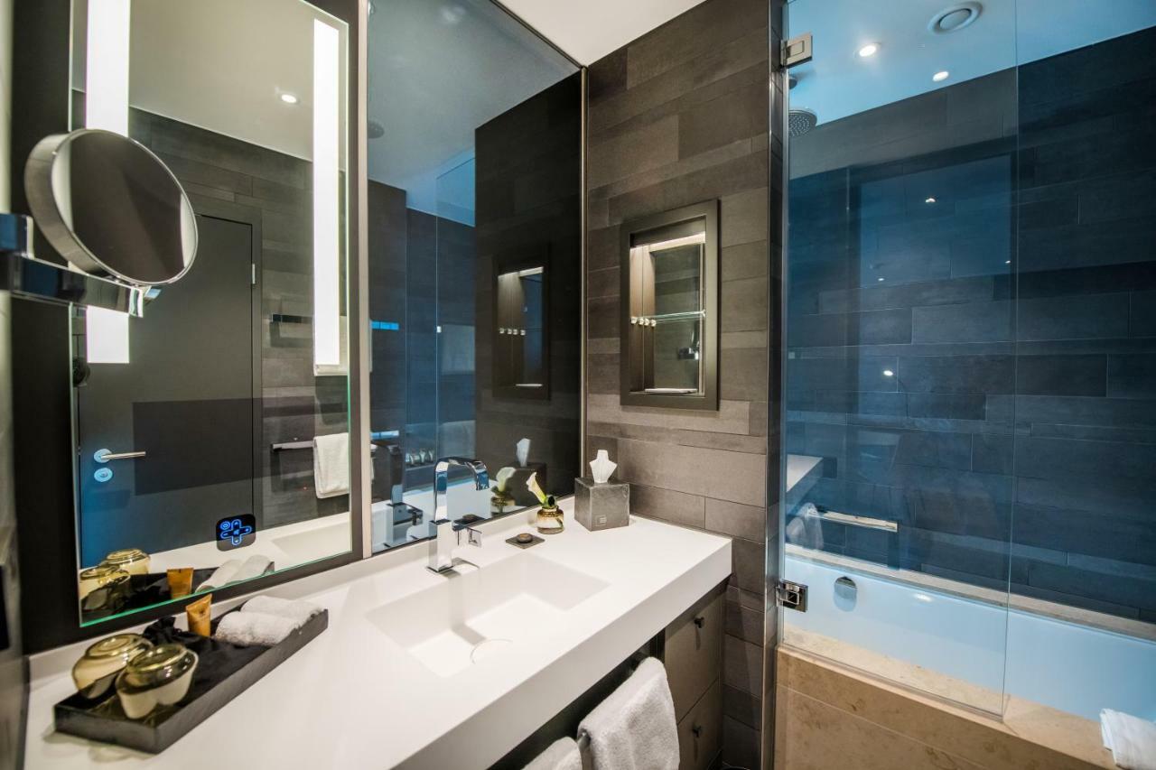 Faehrhaus Koblenz Hotel Exterior photo Bathroom