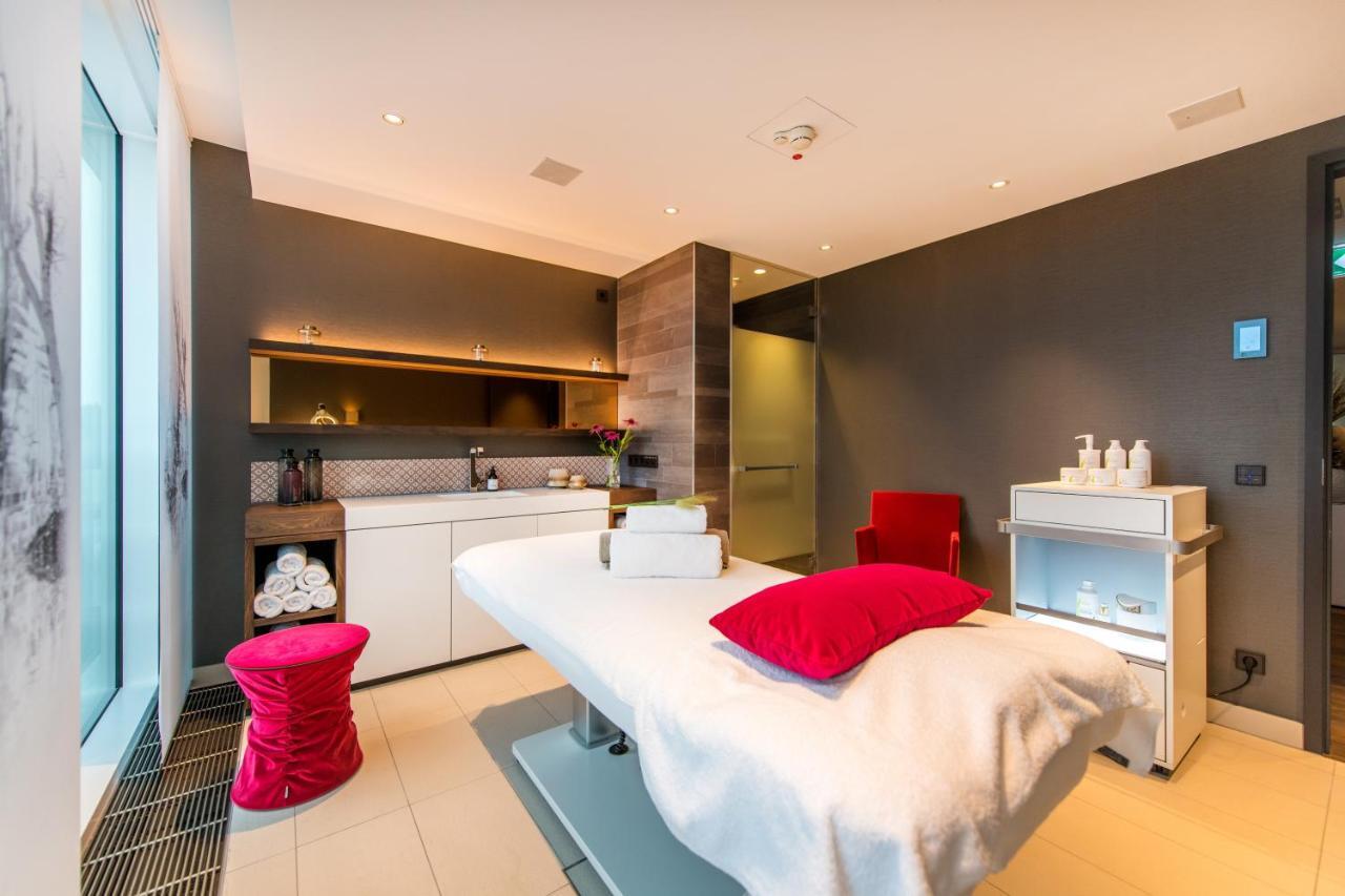 Faehrhaus Koblenz Hotel Exterior photo Treatment room at The Mayfair Spa