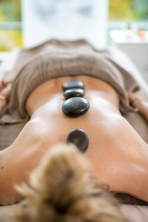 Faehrhaus Koblenz Hotel Exterior photo Hot stone massage